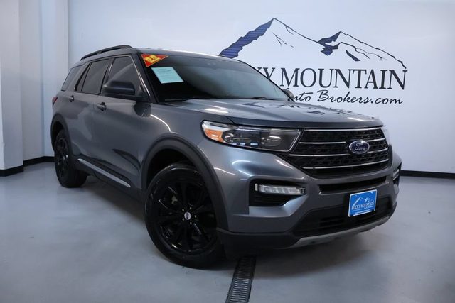 2022 Ford Explorer XLT 4WD photo