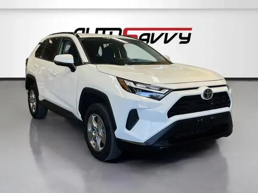 2023 Toyota RAV4 XLE AWD photo