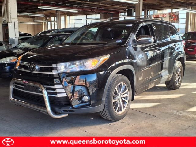2017 Toyota Highlander XLE AWD photo