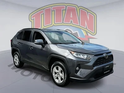 2021 Toyota RAV4 XLE AWD photo