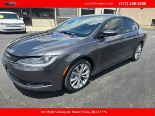 2015 Chrysler 200 S AWD photo
