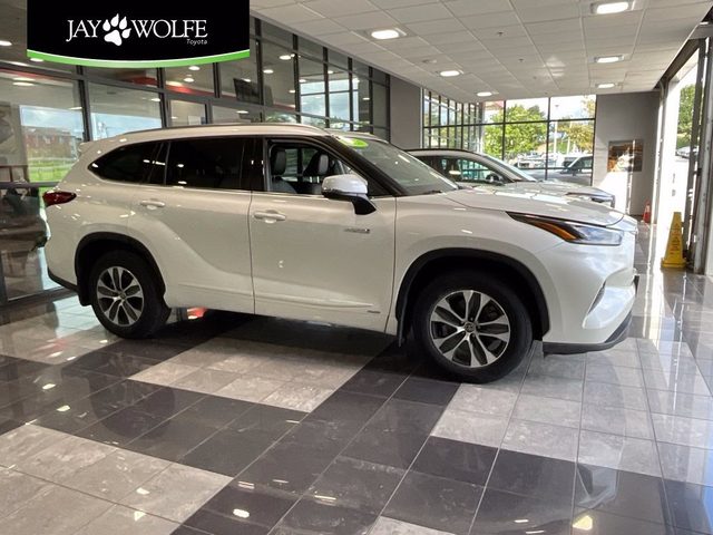 2021 Toyota Highlander Hybrid XLE AWD photo