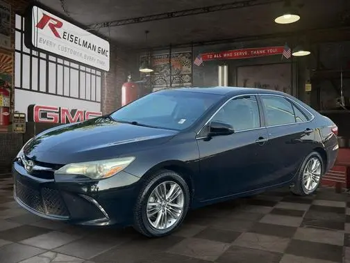 2015 Toyota Camry SE FWD photo