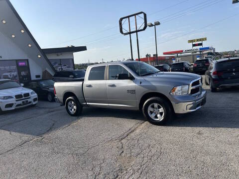 2020 Ram 1500 SLT 4WD photo