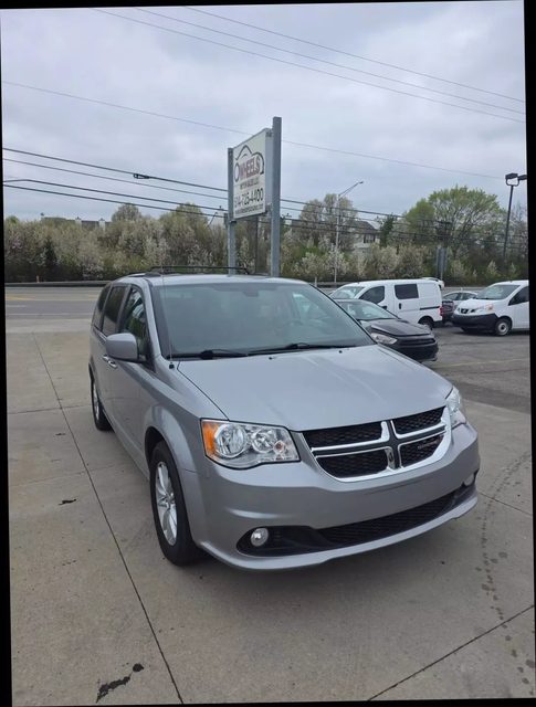 2020 Dodge Grand Caravan SXT FWD photo