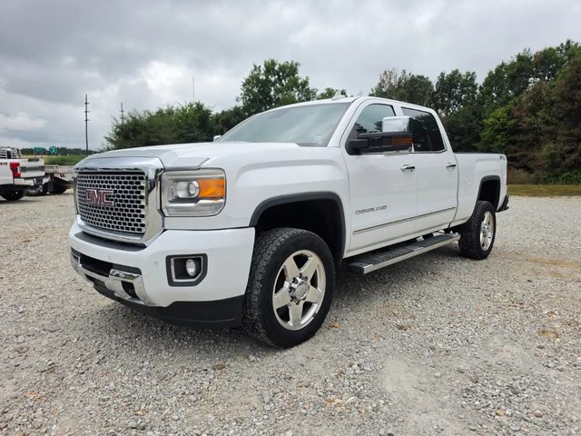 2015 GMC Sierra 2500HD Denali 4WD photo