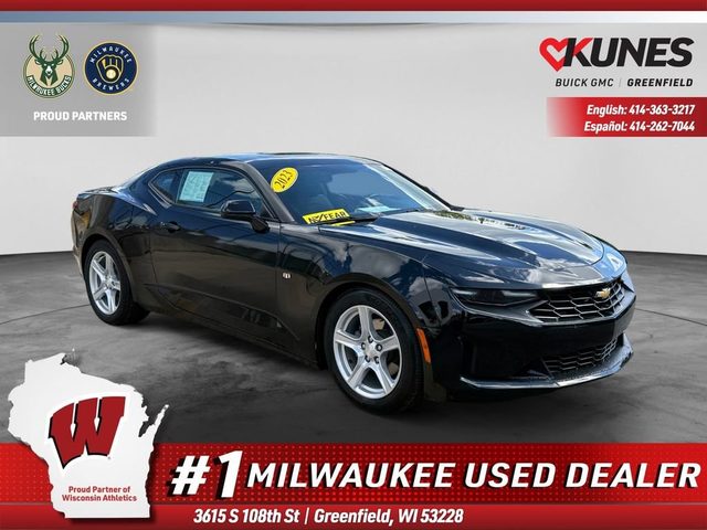 2023 Chevrolet Camaro 1LT RWD photo