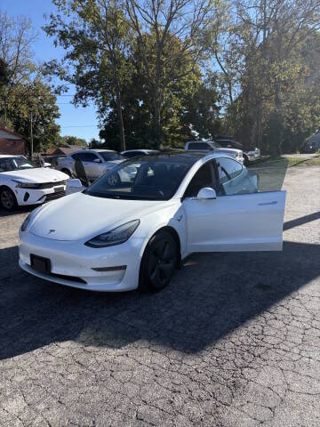 2019 Tesla Model 3 Standard Range Plus RWD photo