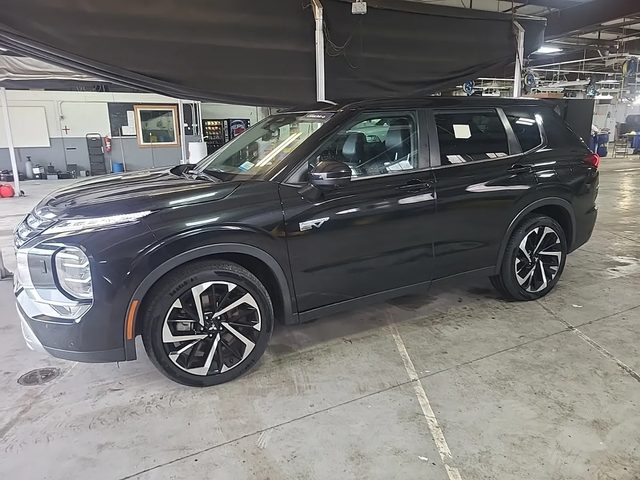 2023 Mitsubishi Outlander SE AWD photo