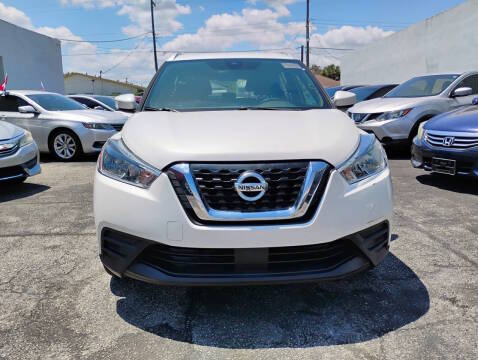 2020 Nissan Kicks SV FWD photo