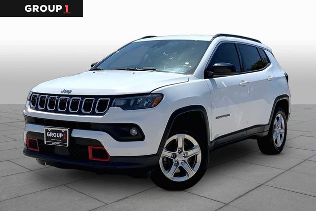 2023 Jeep Compass Latitude 4WD photo