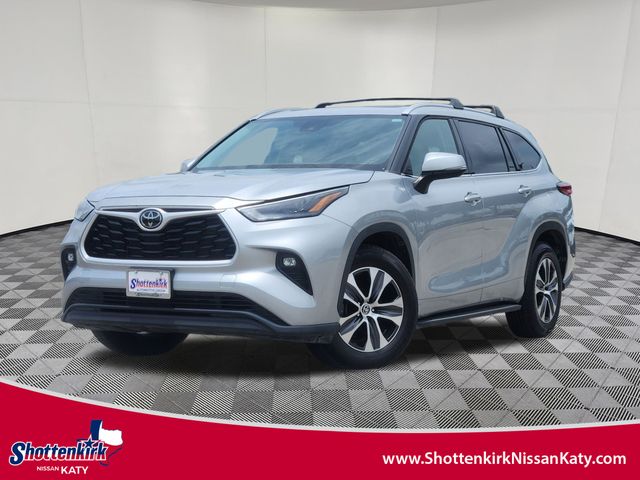 2022 Toyota Highlander XLE FWD photo
