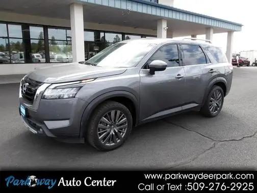 2022 Nissan Pathfinder SL 4WD photo