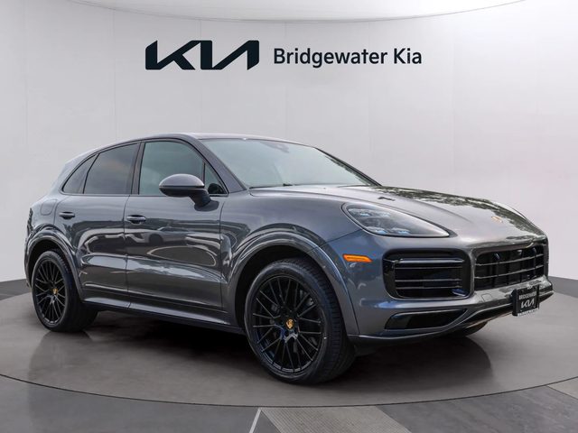 2022 Porsche Cayenne S AWD photo