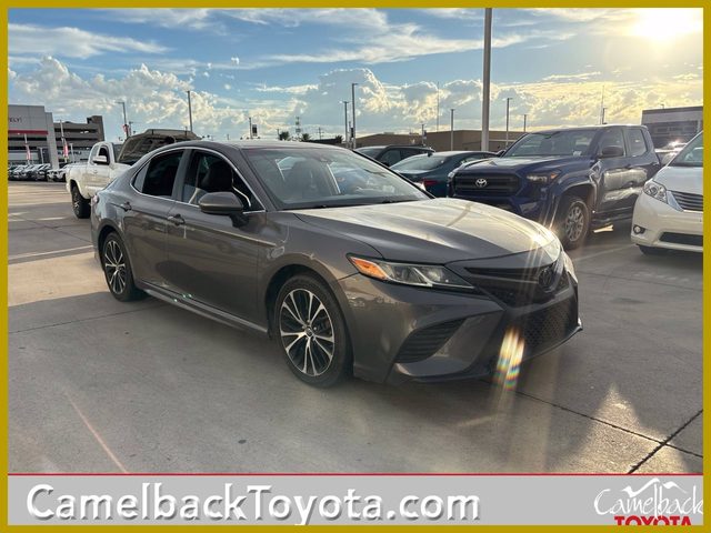 2018 Toyota Camry SE FWD photo