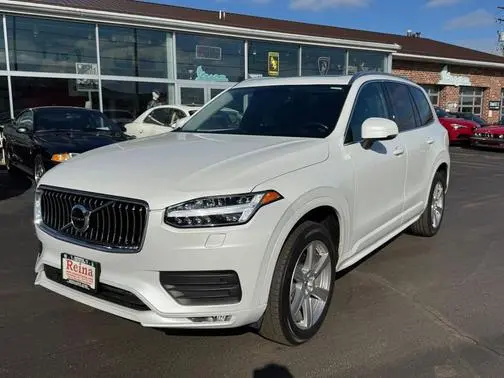 2020 Volvo XC90 Momentum AWD photo