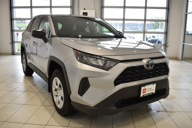 2022 Toyota RAV4 LE AWD photo