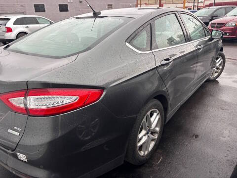 2015 Ford Fusion SE FWD photo
