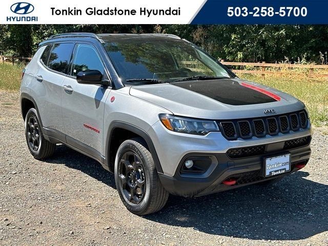 2023 Jeep Compass Trailhawk 4WD photo