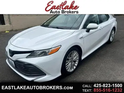 2019 Toyota Camry Hybrid XLE FWD photo