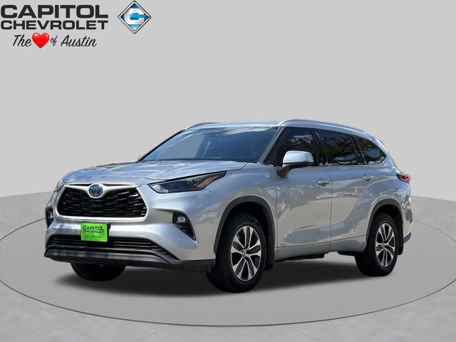 2022 Toyota Highlander Hybrid XLE AWD photo