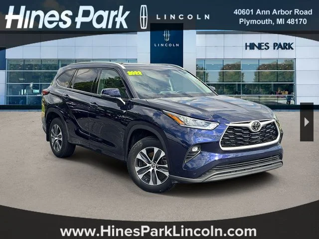 2022 Toyota Highlander XLE AWD photo