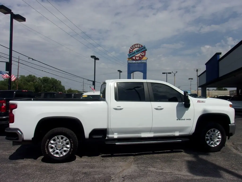 2022 Chevrolet Silverado 2500HD LT 4WD photo
