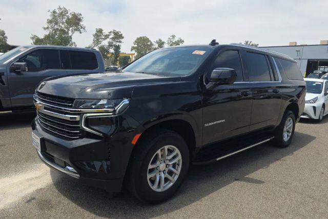 2023 Chevrolet Suburban LT RWD photo