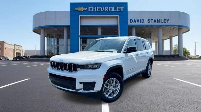 2023 Jeep Grand Cherokee L Laredo 4WD photo