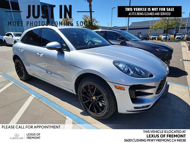 2015 Porsche Macan Turbo AWD photo