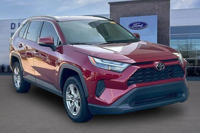 2023 Toyota RAV4 XLE FWD photo