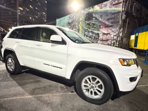 2020 Jeep Grand Cherokee Laredo 4WD photo