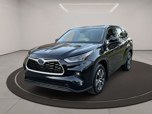 2022 Toyota Highlander Hybrid XLE AWD photo