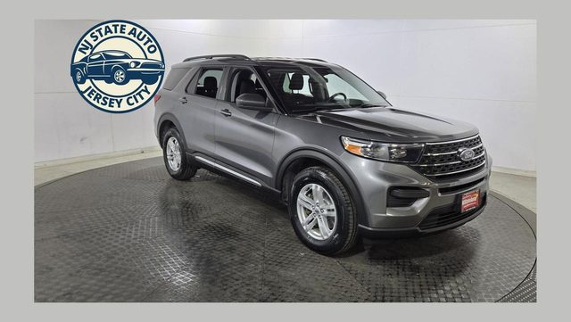 2022 Ford Explorer XLT 4WD photo