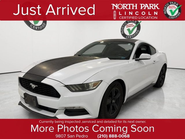 2015 Ford Mustang V6 RWD photo