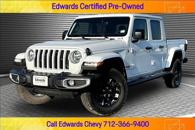 2023 Jeep Gladiator Overland 4WD photo