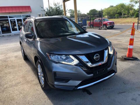 2018 Nissan Rogue SV FWD photo