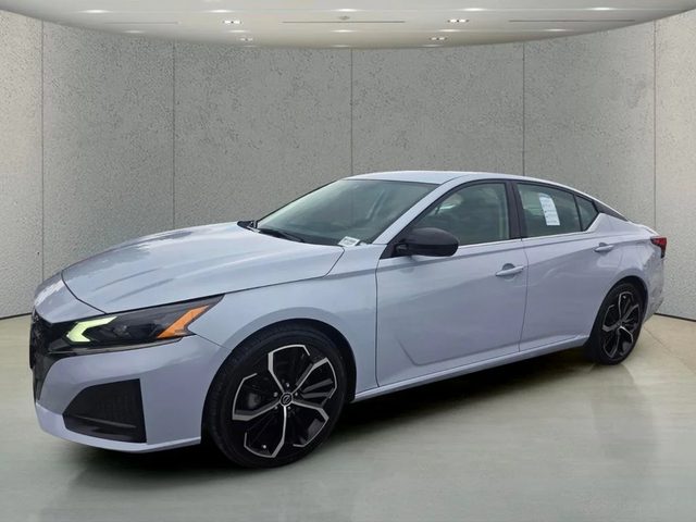 2023 Nissan Altima 2.5 SR FWD photo