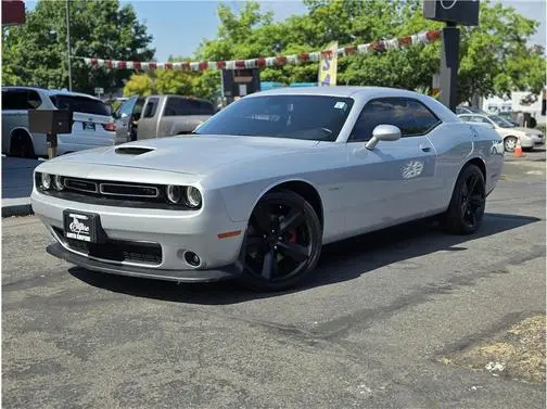 2022 Dodge Challenger R/T RWD photo