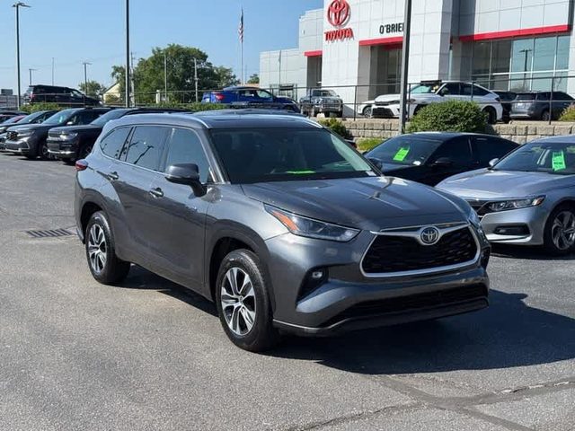 2021 Toyota Highlander Hybrid XLE FWD photo