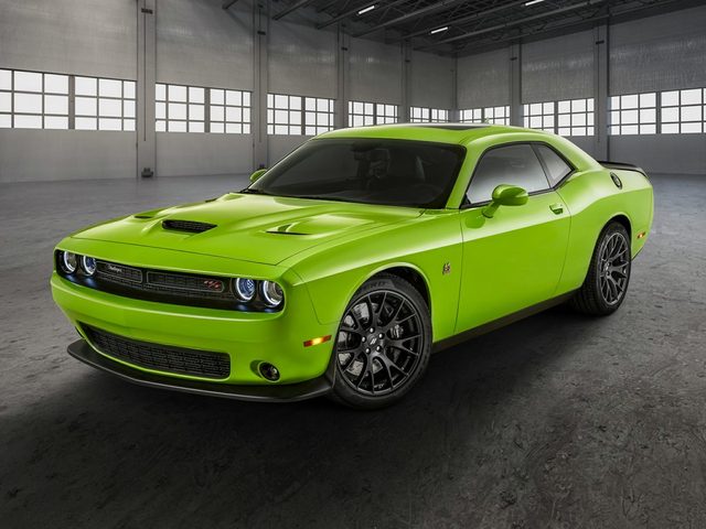 2023 Dodge Challenger SXT RWD photo