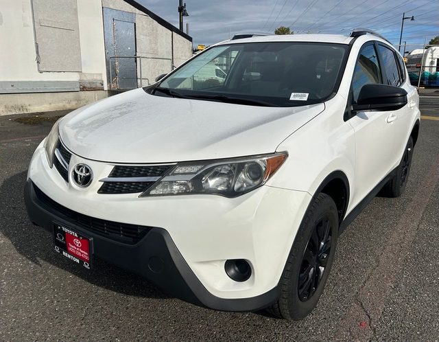 2015 Toyota RAV4 LE AWD photo