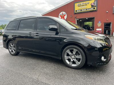 2016 Toyota Sienna SE FWD photo