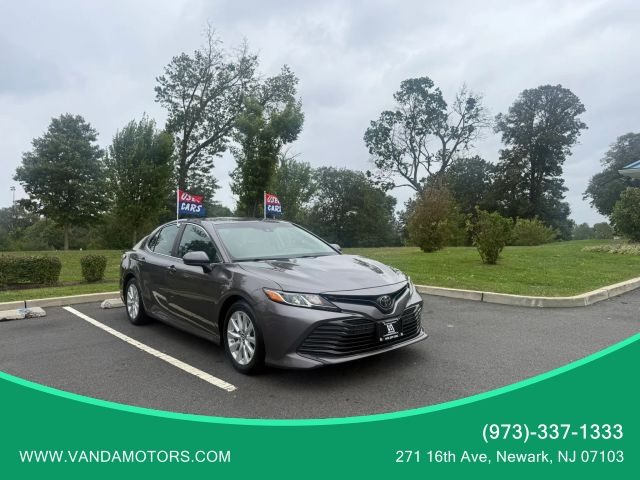 2018 Toyota Camry LE FWD photo