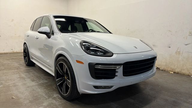 2016 Porsche Cayenne GTS AWD photo