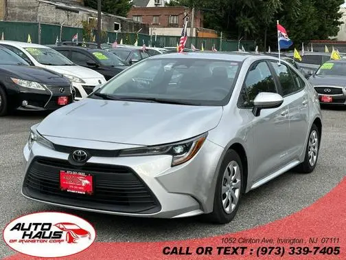 2023 Toyota Corolla LE FWD photo