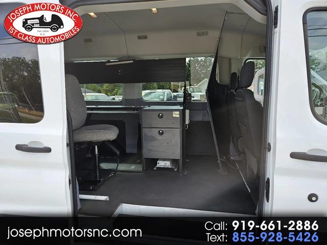 2019 Ford Transit Passenger Wagon XLT RWD photo