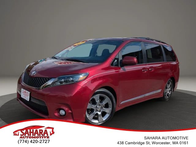 2015 Toyota Sienna  FWD photo