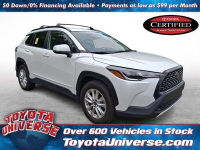 2023 Toyota Corolla Cross LE AWD photo