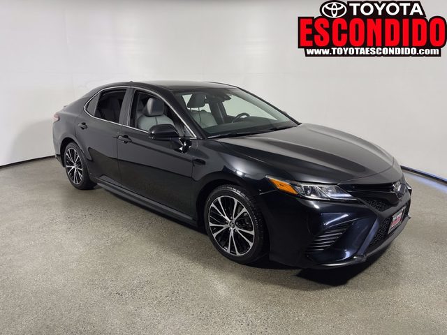 2019 Toyota Camry SE FWD photo